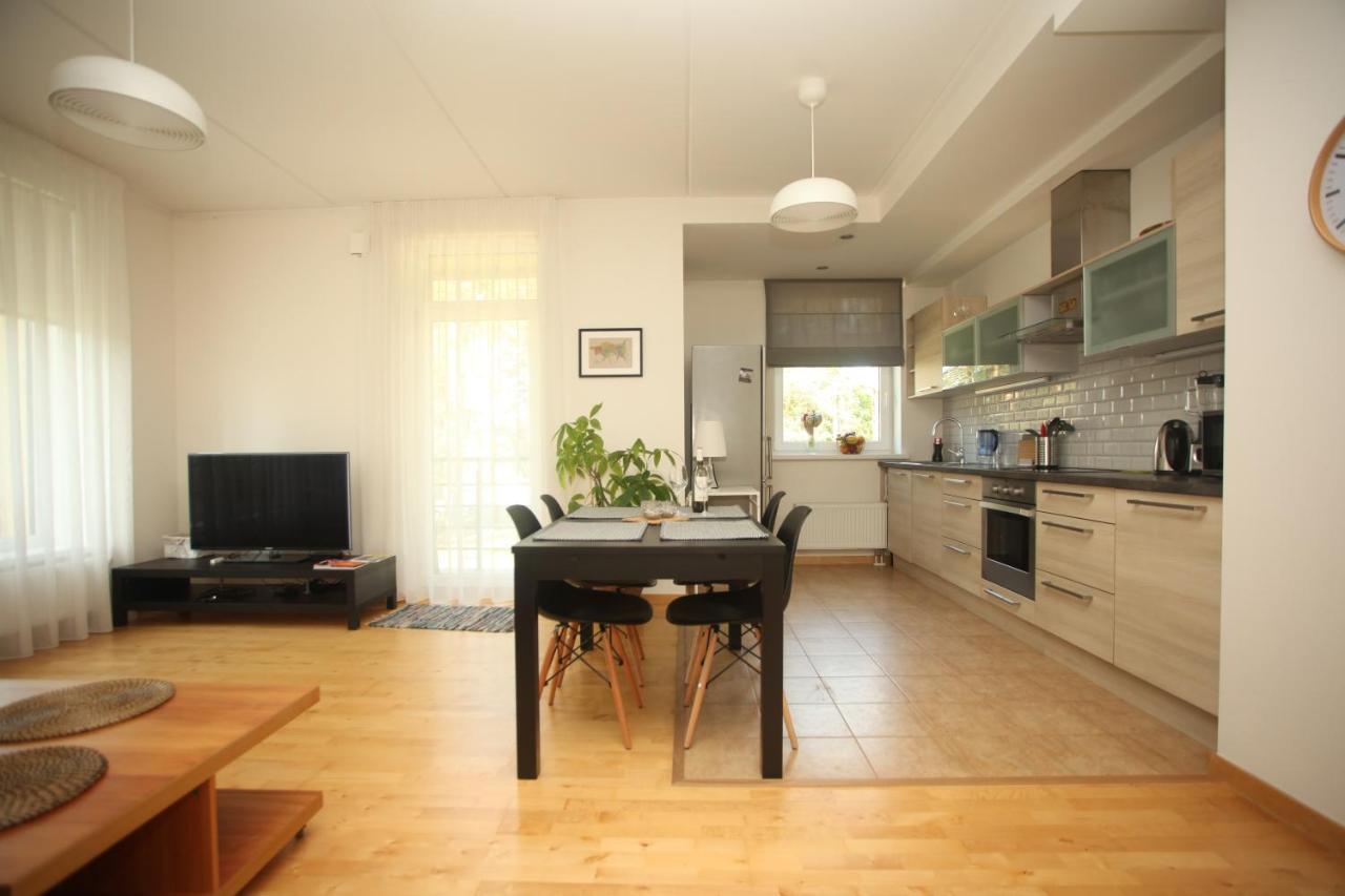 Cozy Home Apartment Kaivas, Free Parking, Self Check-In Riga Luaran gambar