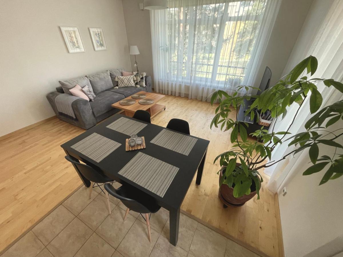 Cozy Home Apartment Kaivas, Free Parking, Self Check-In Riga Luaran gambar